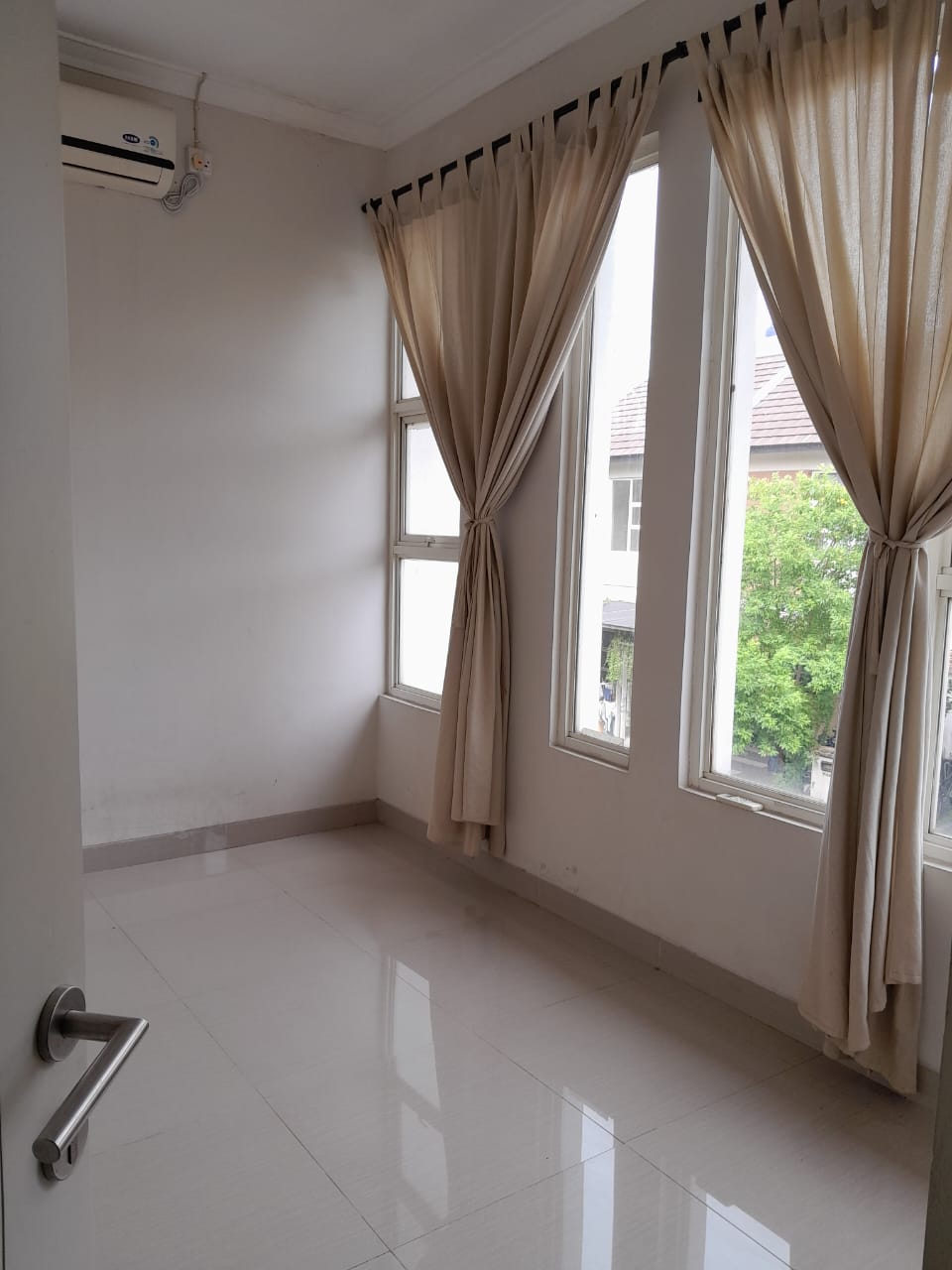 DiSewakan Rumah di Monte Cavallo Grand Wisata